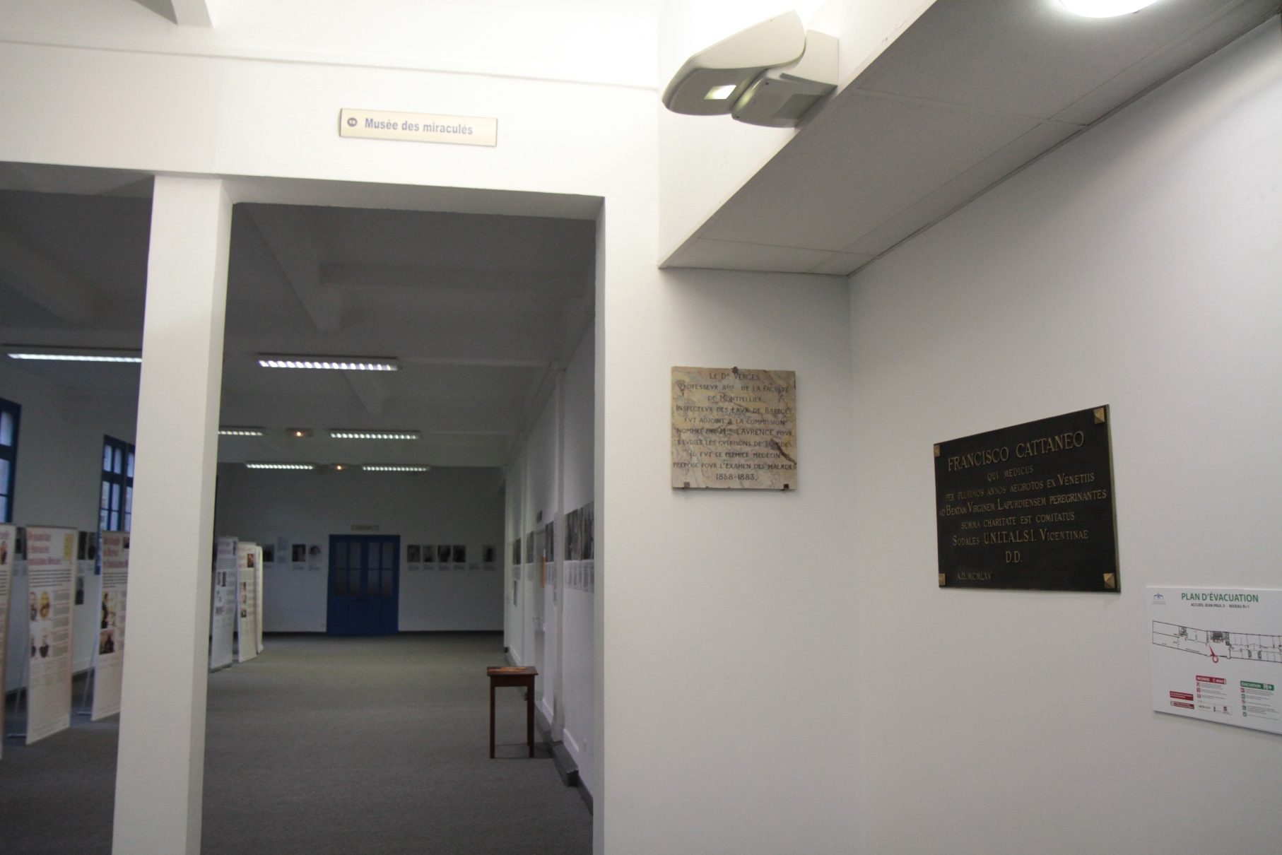 Henri Vergez memorial tablet, Lourdes - 01.JPG